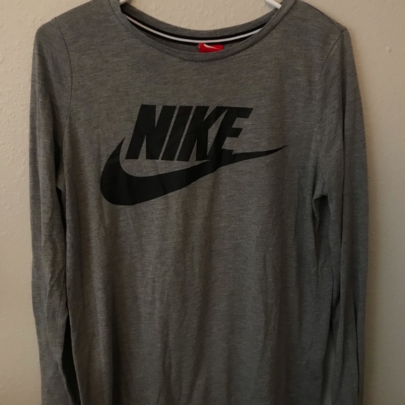 Tops - Nike Long Sleeve Shirt